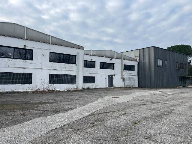 Locale Commerciale in vendita a Rimini, Reggio Emilia