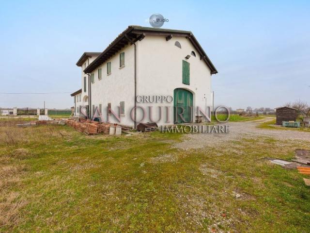 Locale Commerciale in vendita a Pianura Reggiana, Re