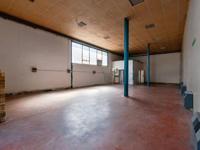 Locale Commerciale in vendita a Pianura Reggiana, Re