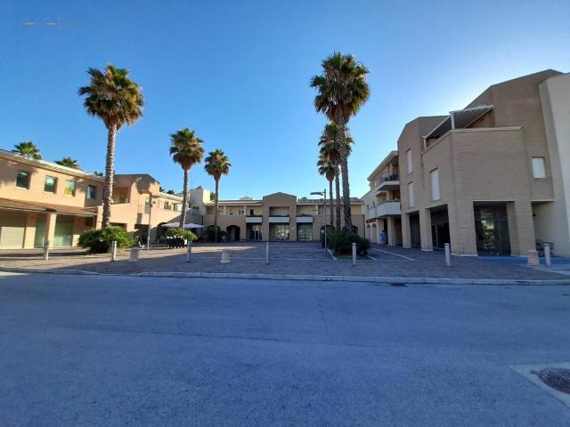 Locale Commerciale in vendita a Marche, Ascoli Piceno