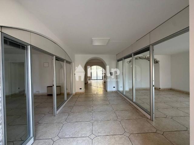 Locale Commerciale in vendita a Comunità Alto Garda e Ledro, Riva