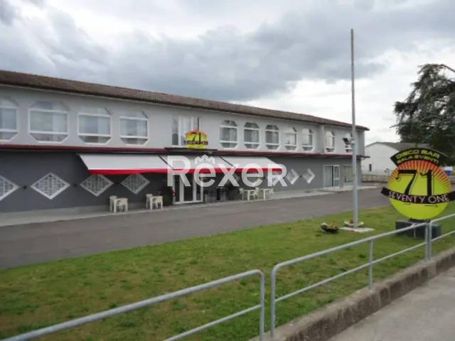 Locale Commerciale in vendita a Unione Terre e Fiumi, Berra