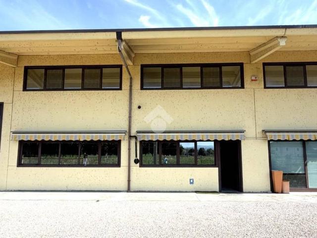 Locale Commerciale in vendita a Rivanazzano, Lombardia