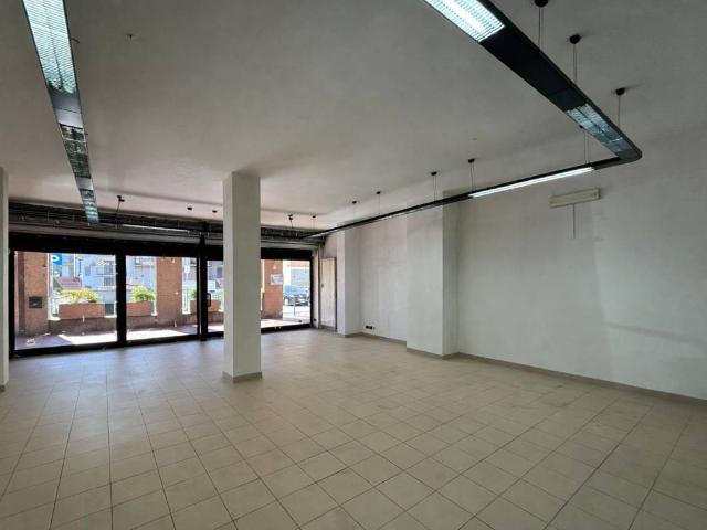 Locale Commerciale in vendita a Piemonte, Torino