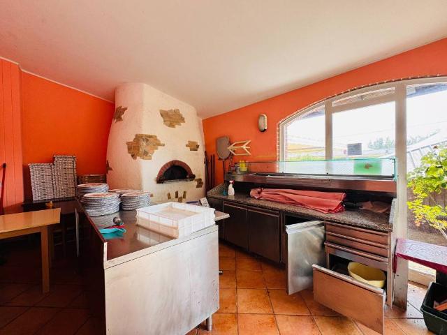 Locale Commerciale in vendita a Rive D'arcano, Friuli-Venezia Giulia