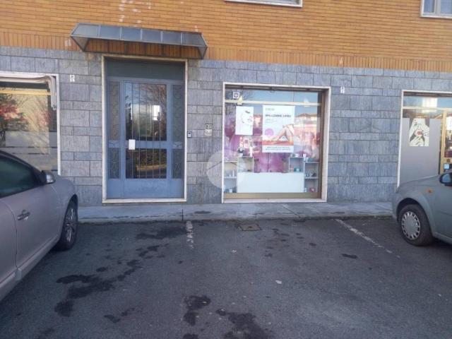 Locale Commerciale in vendita a Borgo Uriola, Piemonte