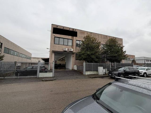 Locale Commerciale in vendita a Piemonte, Torino