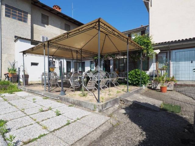 Locale Commerciale in vendita a Piemonte, Vercelli