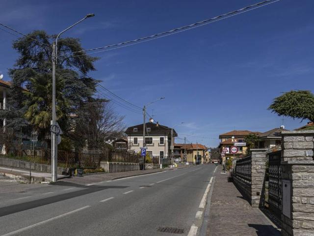 Locale Commerciale in vendita a Piemonte, Vercelli