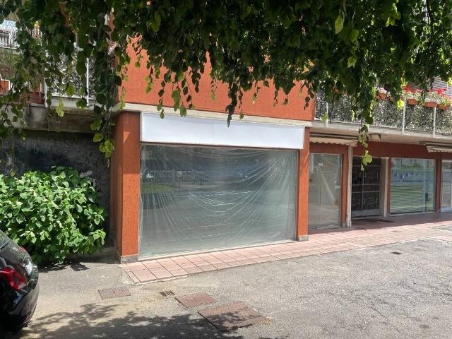 Locale Commerciale in vendita a Robbiate, Lombardia