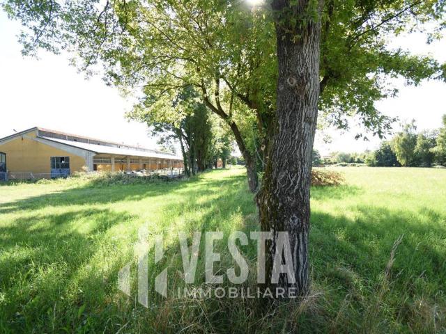 Locale Commerciale in vendita a Robbiate, Lombardia