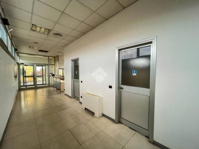 Locale Commerciale in vendita a Robbiate, Lombardia