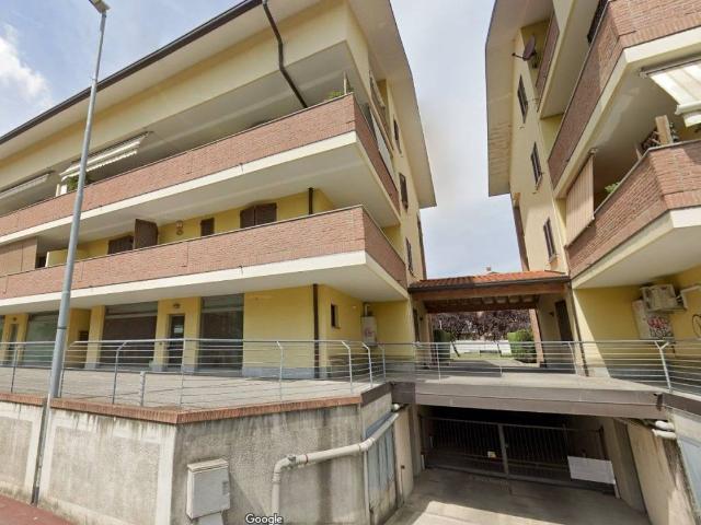 Locale Commerciale in vendita a Robbiate, Lombardia