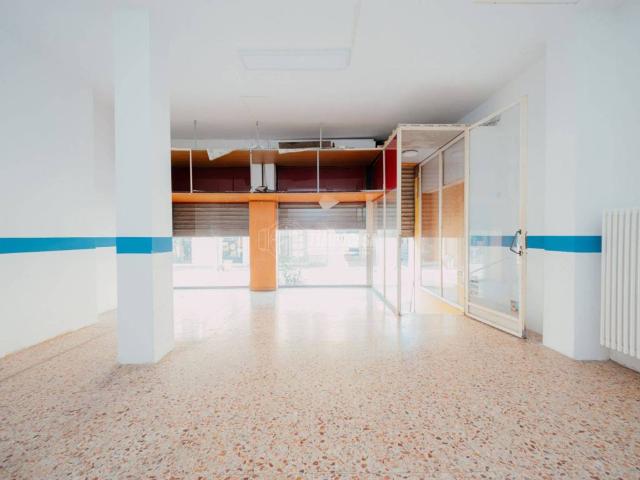 Locale Commerciale in vendita a Robbio, Lombardia