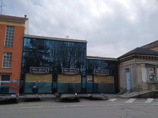 Locale Commerciale in vendita a Robbio, Lombardia