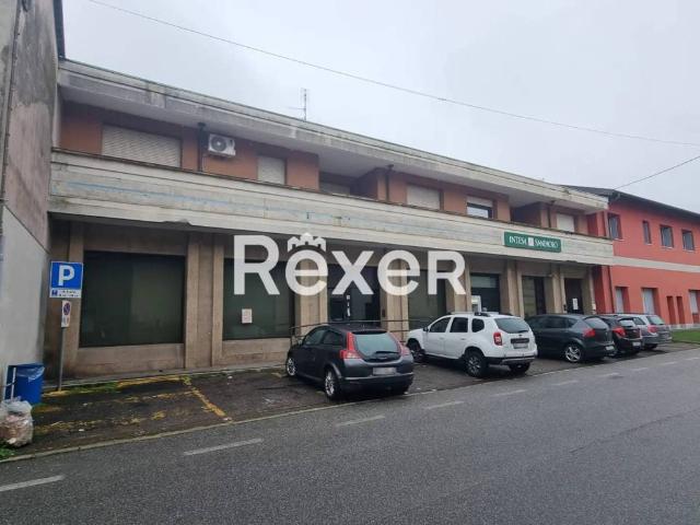 Locale Commerciale in vendita a Robecchetto, Robecchetto Con Induno
