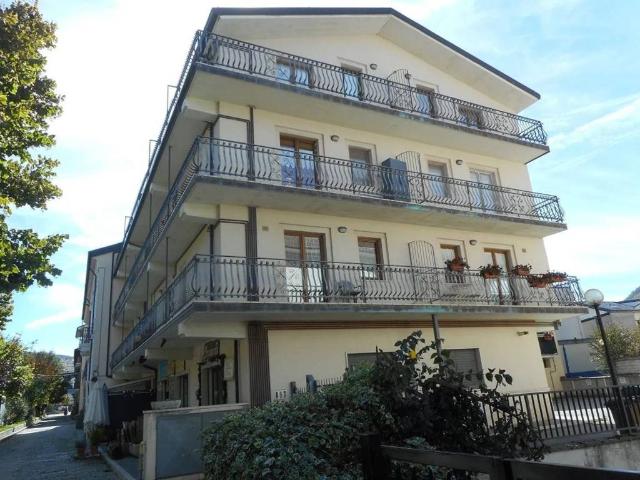 Locale Commerciale in vendita a Rocca Di Mezzo, Abruzzo