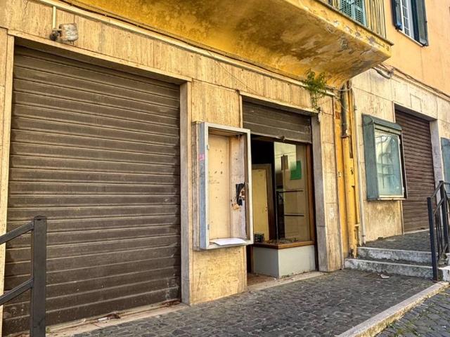 Locale Commerciale in vendita a Roma Capitale, Lazio