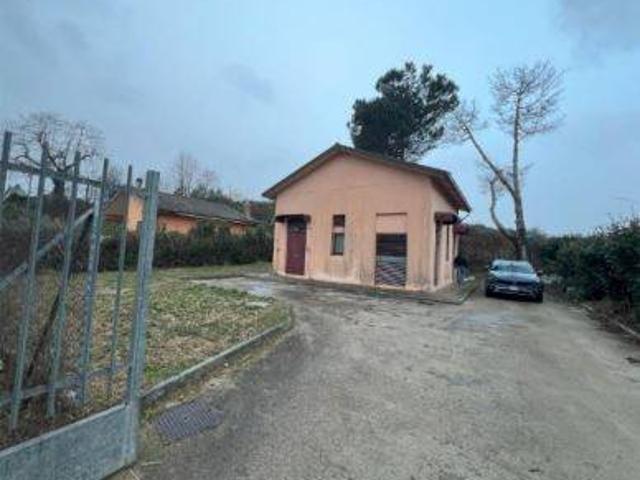 Locale Commerciale in vendita a Roma Capitale, Lazio