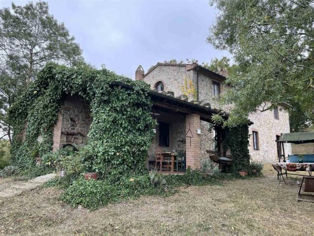 Locale Commerciale in vendita a Unione dei Comuni Montani Amiata Grossetana, Roccalbegna