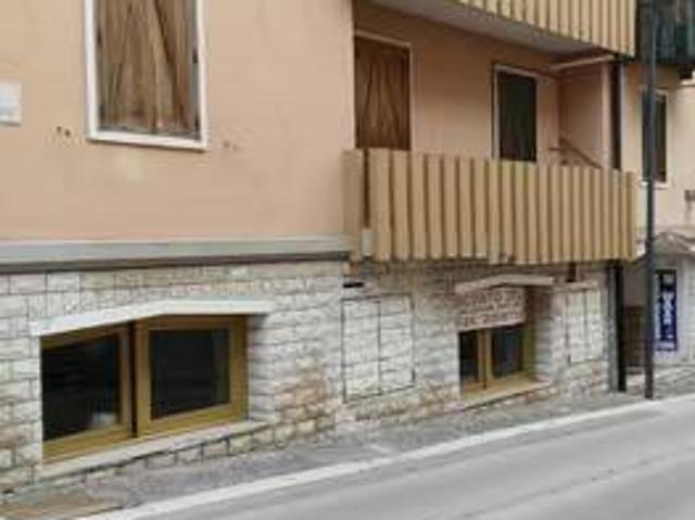 Locale Commerciale in vendita a Roccaraso, Abruzzo