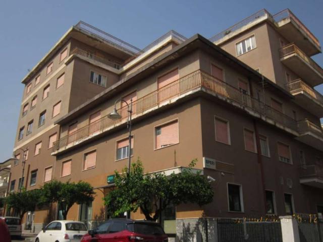 Locale Commerciale in vendita a Calabria, Reggio Calabria
