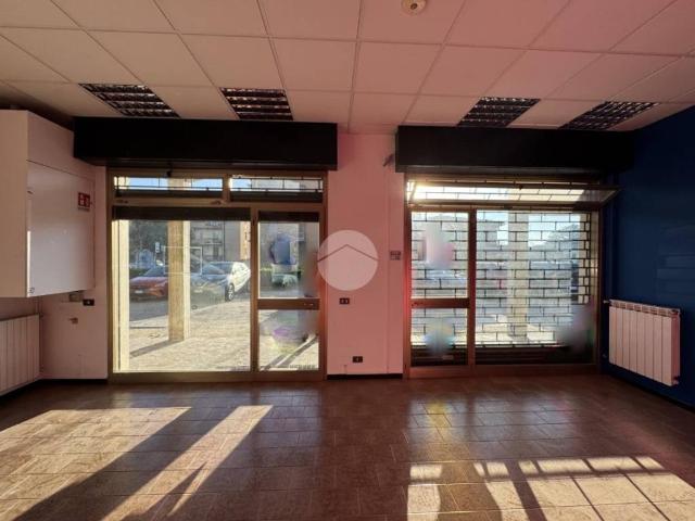 Locale Commerciale in vendita a Rodengo Saiano, Lombardia