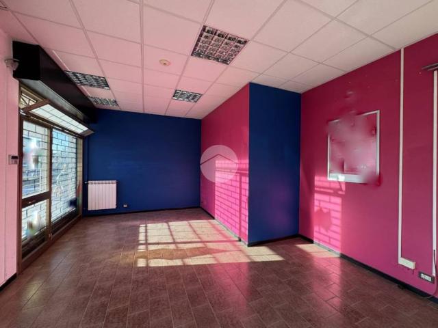 Locale Commerciale in vendita a Rodengo Saiano, Lombardia