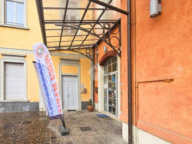 Locale Commerciale in vendita a Comunità montana della Valle Sabbia, Roè Volciano