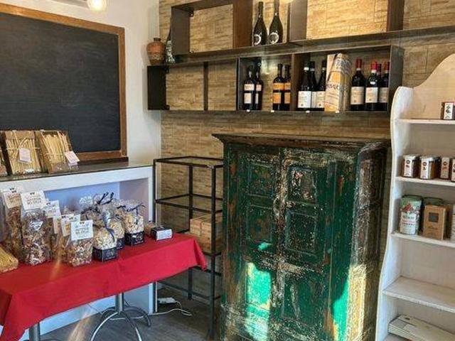 Locale Commerciale in vendita a Casletto, Rogeno