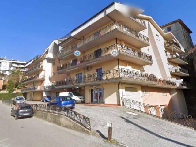 Locale Commerciale in vendita a Calabria, Cosenza