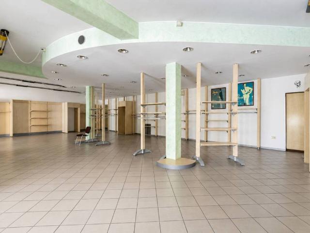 Locale Commerciale in vendita a Rolo, Reggio nell'Emilia