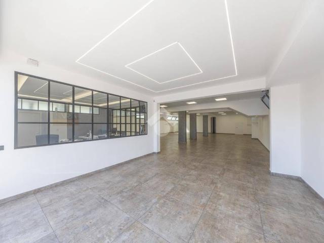 Locale Commerciale in vendita a Castelverde, Roma Capitale