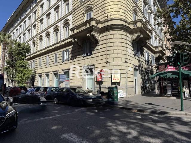 Locale Commerciale in vendita a Municipio Roma I, Roma Capitale
