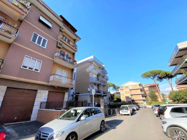 Locale Commerciale in vendita a Municipio Roma XI, Roma Capitale