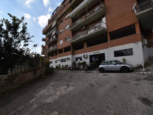 Locale Commerciale in vendita a Municipio Roma XII, Roma Capitale