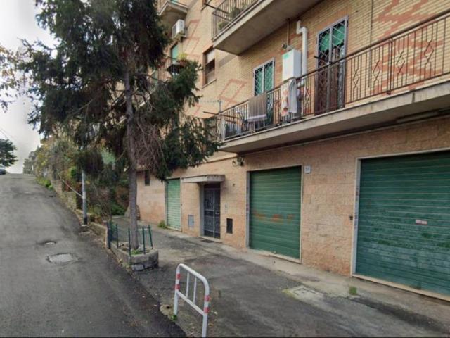 Locale Commerciale in vendita a Villaggio Breda, Roma Capitale