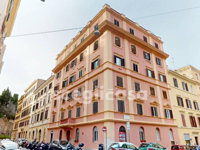 Locale Commerciale in vendita a Municipio Roma I, Roma Capitale