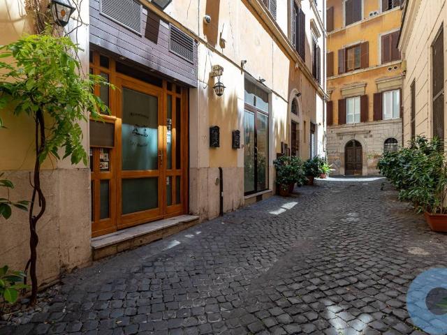 Locale Commerciale in vendita a Municipio Roma I, Roma Capitale