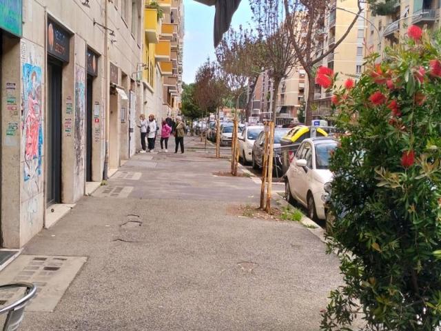 Locale Commerciale in vendita a Municipio Roma VIII, Roma Capitale