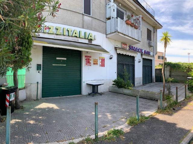 Locale Commerciale in vendita a Municipio Roma X, Roma Capitale