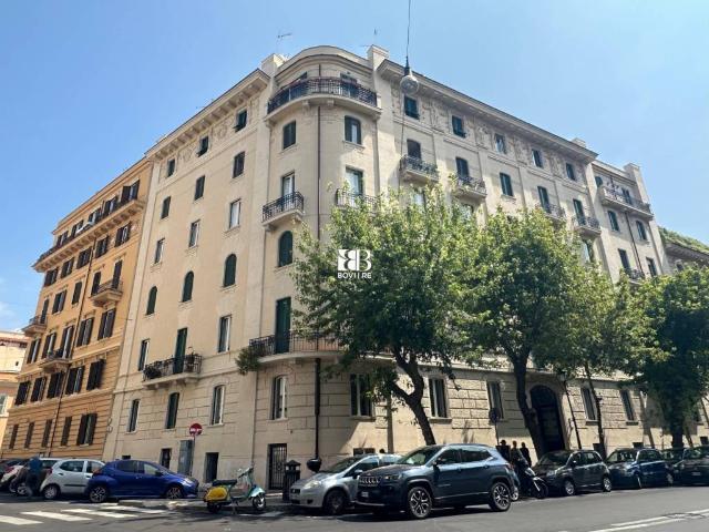 Locale Commerciale in vendita a Municipio Roma I, Roma Capitale