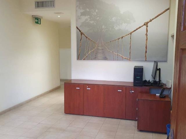 Locale Commerciale in vendita a Lido di Ostia, Roma Capitale
