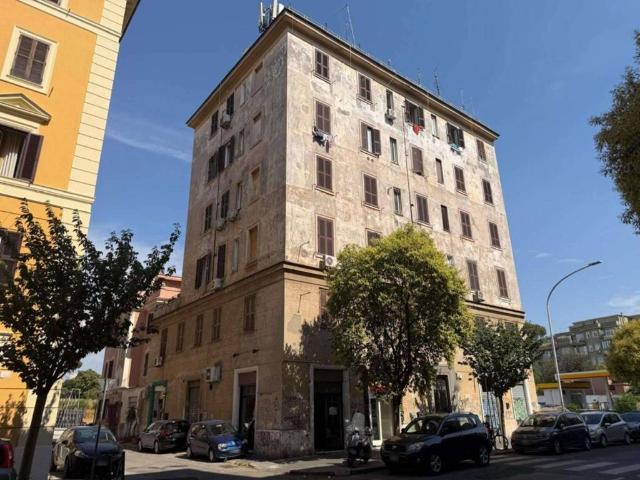 Locale Commerciale in vendita a Municipio Roma V, Roma Capitale
