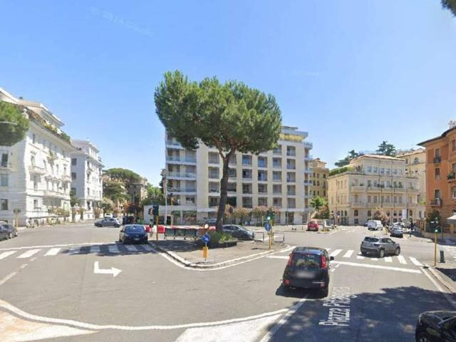 Locale Commerciale in vendita a Municipio Roma II, Roma Capitale