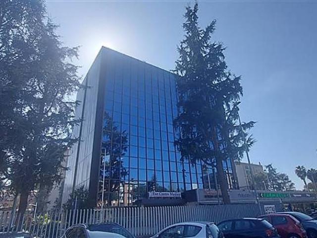 Locale Commerciale in vendita a Municipio Roma IX, Roma Capitale