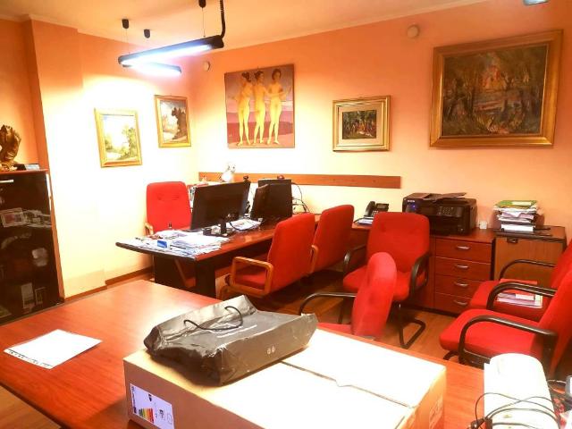 Locale Commerciale in vendita a Municipio Roma VII, Roma Capitale
