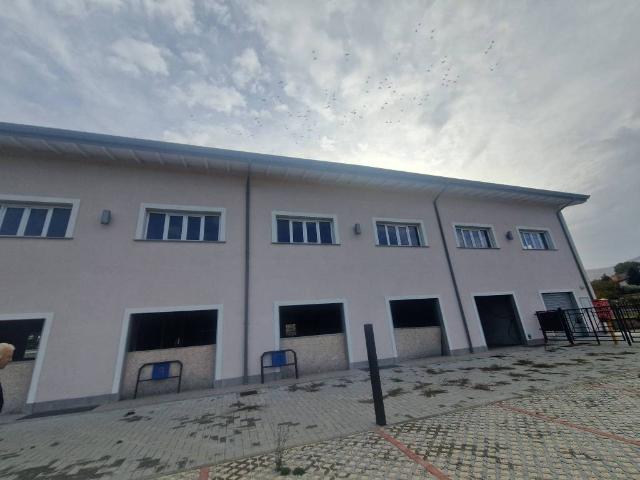 Locale Commerciale in vendita a Villaggio Breda, Roma Capitale