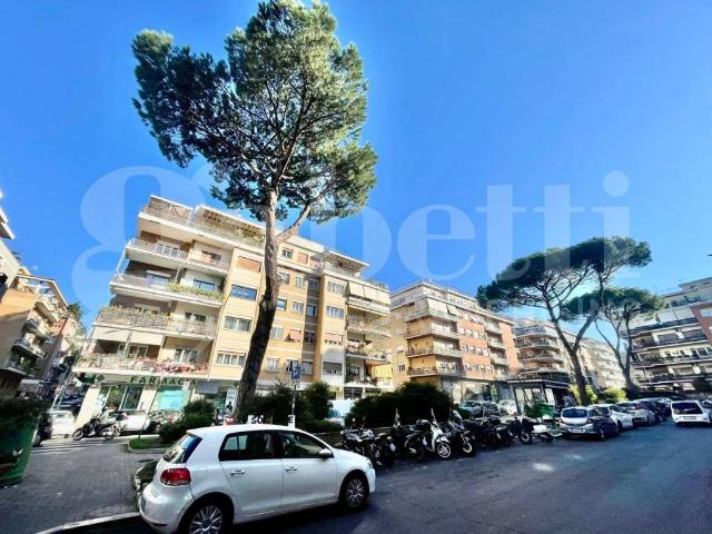 Locale Commerciale in vendita a Municipio Roma XIV, Roma Capitale