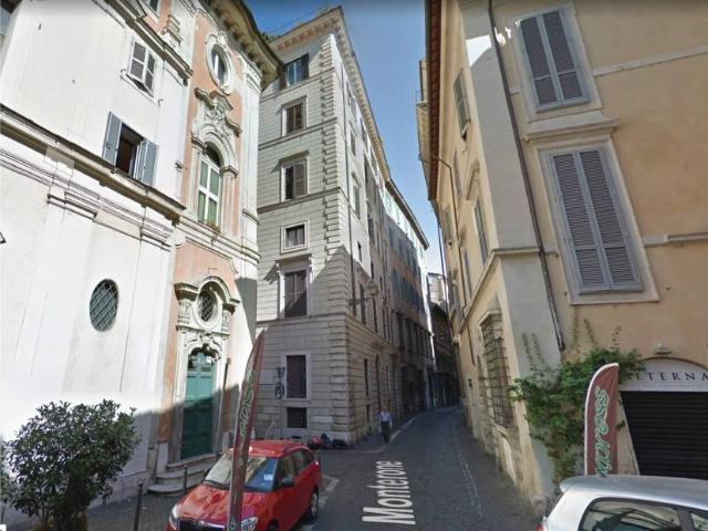 Locale Commerciale in vendita a Municipio Roma I, Roma Capitale